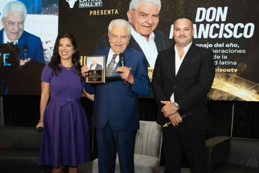 Don Francisco recibe homenaje y Premio Ícono por su trayectoria como presentador