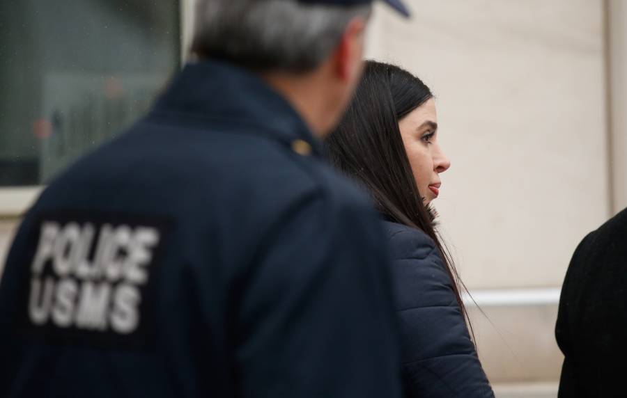 Emma Coronel, esposa de “El Chapo” Guzmán, sale de prisión; cumplirá arresto domiciliario