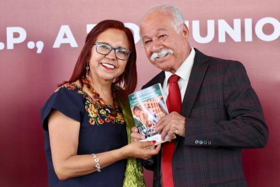En SLP, entrega SEP incentivos a personal docente y recursos de La Escuela es Nuestra