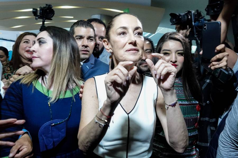 Aspirantes a la candidatura presidencial de Morena dejan sus cargos
