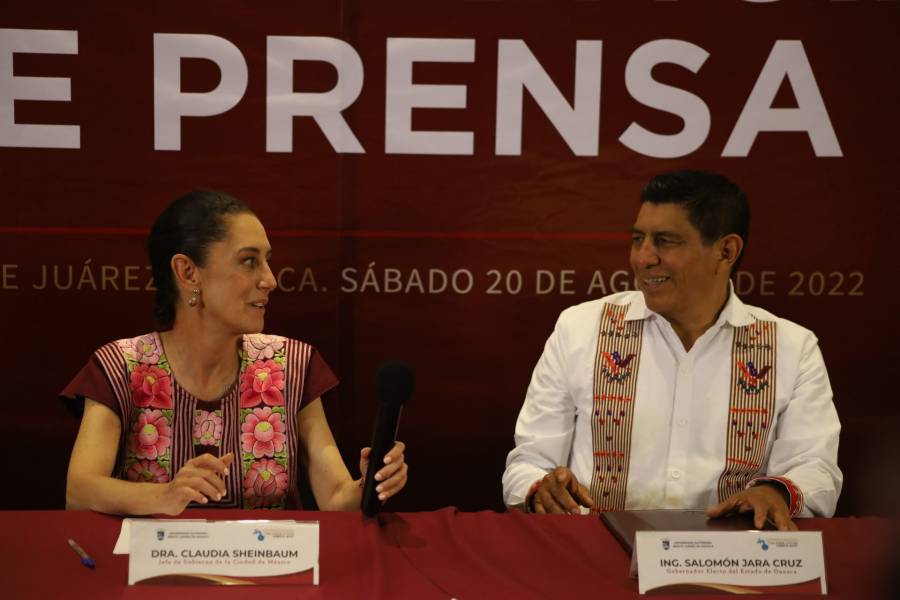 Salomón Jara, gobernador de Oaxaca, apoya a Sheinbaum para candidatura presidencial 