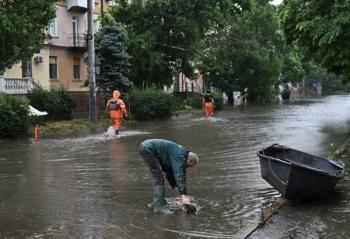 Autoridades ucranianas reportan 35 desaparecidos por las inundaciones