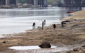 Ucrania dice que balance de muertos por inundaciones subi&oacute; a 10, y 41 desaparecidos