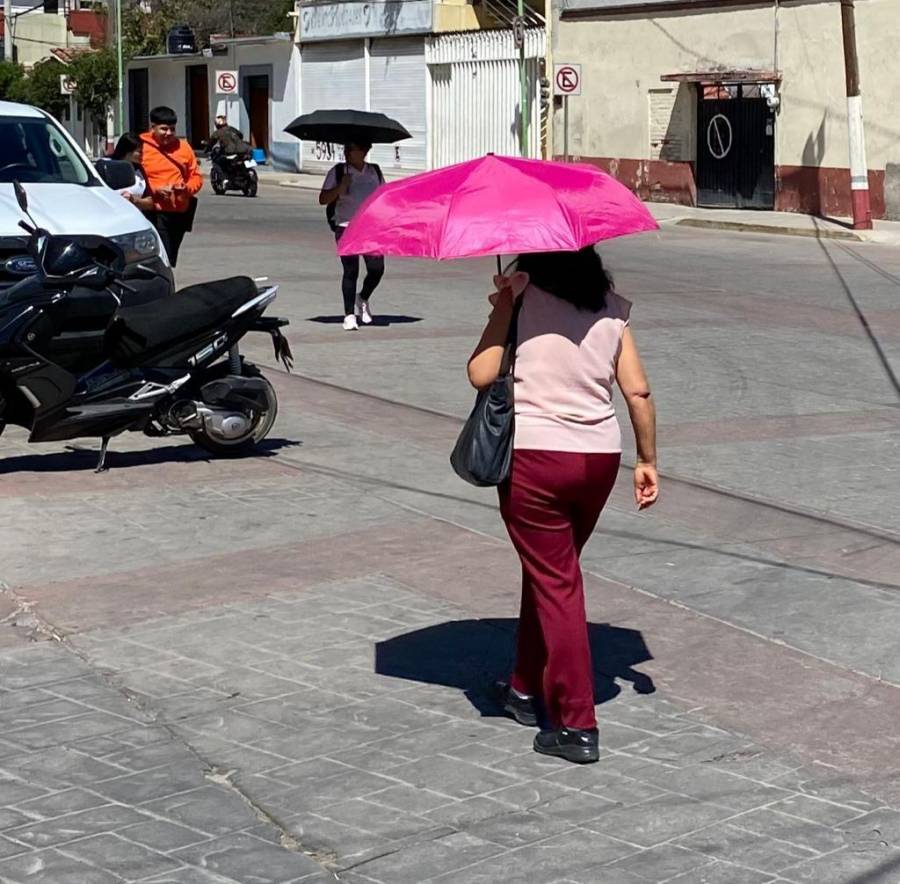 Protección civil y bomberos de Tecámac recomiendan autocuidado por temperaturas de hasta 34 grados