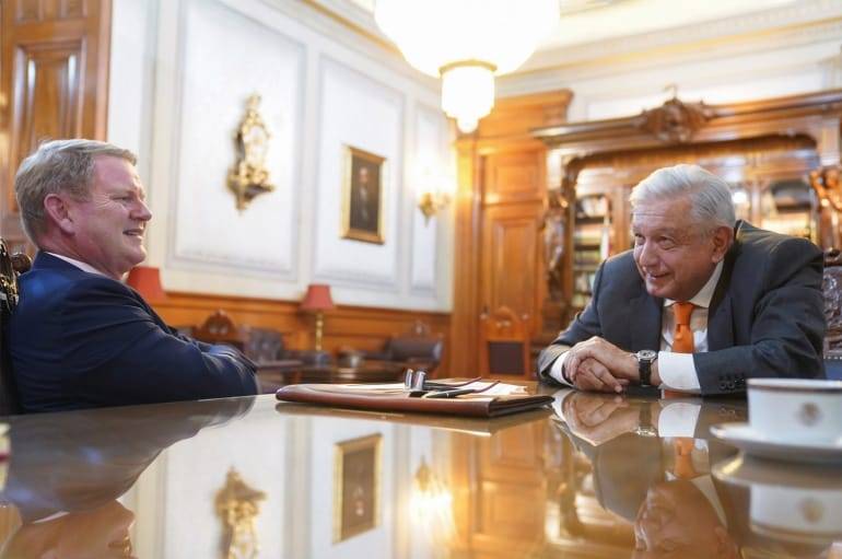 AMLO se reúne con embajador de Canadá