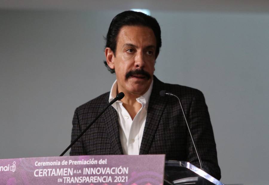 Tras 40 años de militancia, Omar Fayad renuncia al PRI
