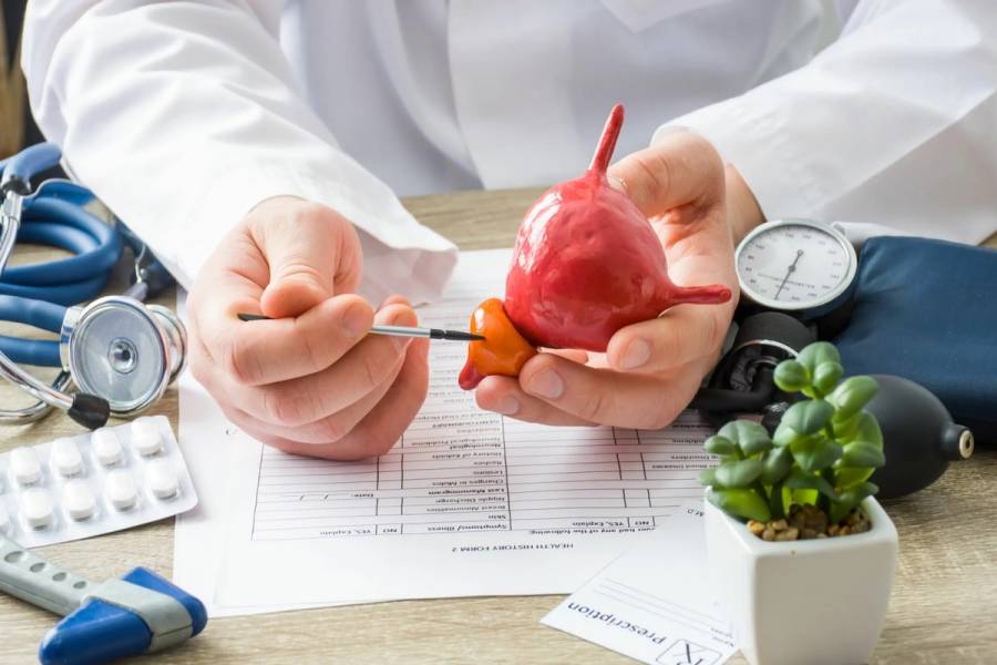 Riesgo de cáncer de testículo aumenta entre los 18 y 35 años: Ssa