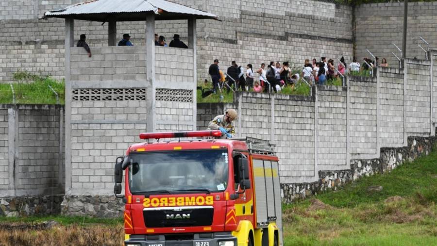 Choque entre pandillas rivales deja 41 mujeres muertas en cárcel de Honduras