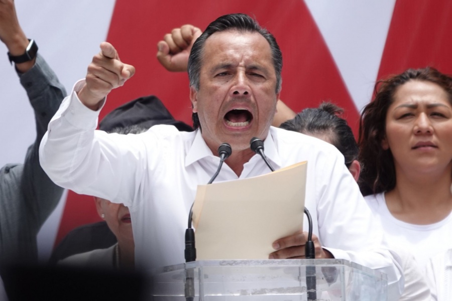AMLO respalda a Cuitláhuac García ante detención de jueza