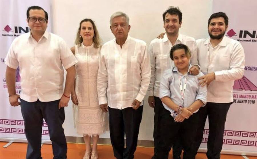 AMLO deja fuera a sus hijos y esposa del proceso interno de Morena