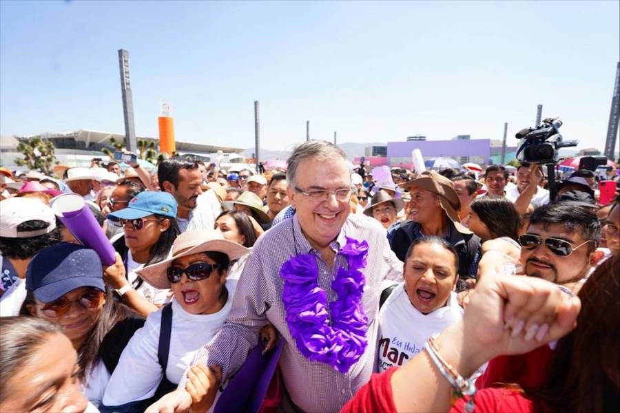 Marcelo Ebrard escucha los sueños de las mujeres hidalguenses para mejorar su calidad de vida