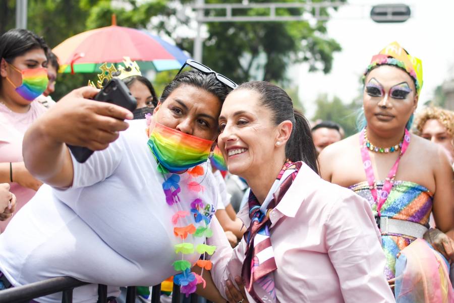 Aspirantes a la candidatura de Morena muestran su apoyo en el día del Orgullo LGBTIQ+