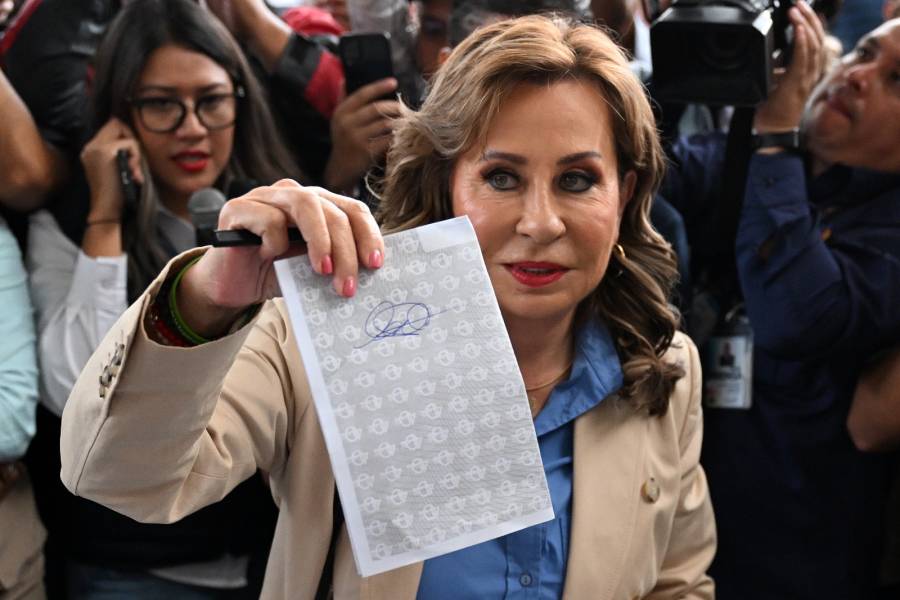 Los guatemaltecos comienzan a votar en medio de la pobreza y corrupci&oacute;n