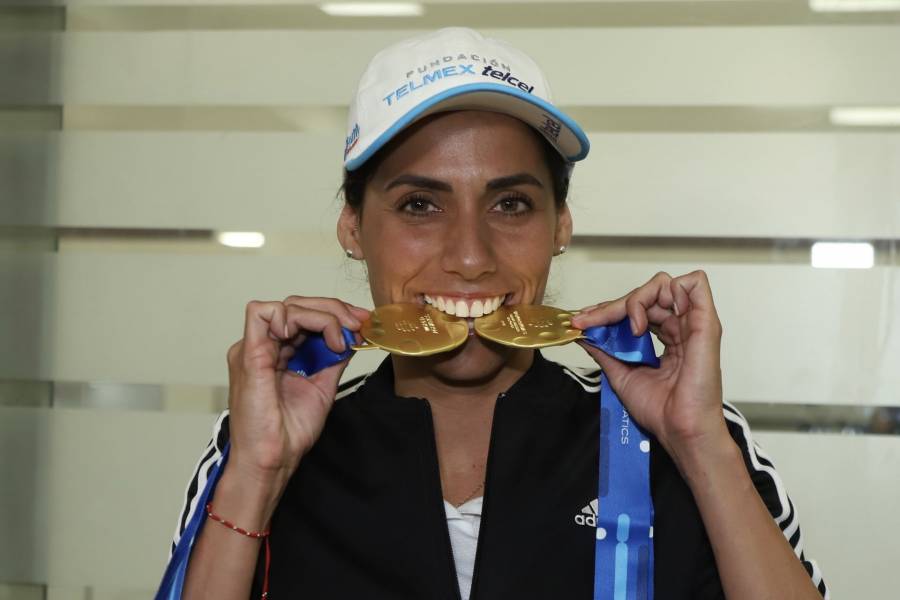 Nuria Diosdado: Brillando en la Nataci&oacute;n Art&iacute;stica Regional con su Legado Dorado