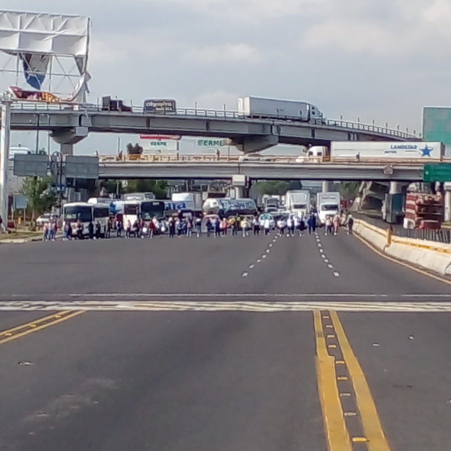 Profesores del Estado de México bloquean vialidades en protesta por incumplimiento de pagos