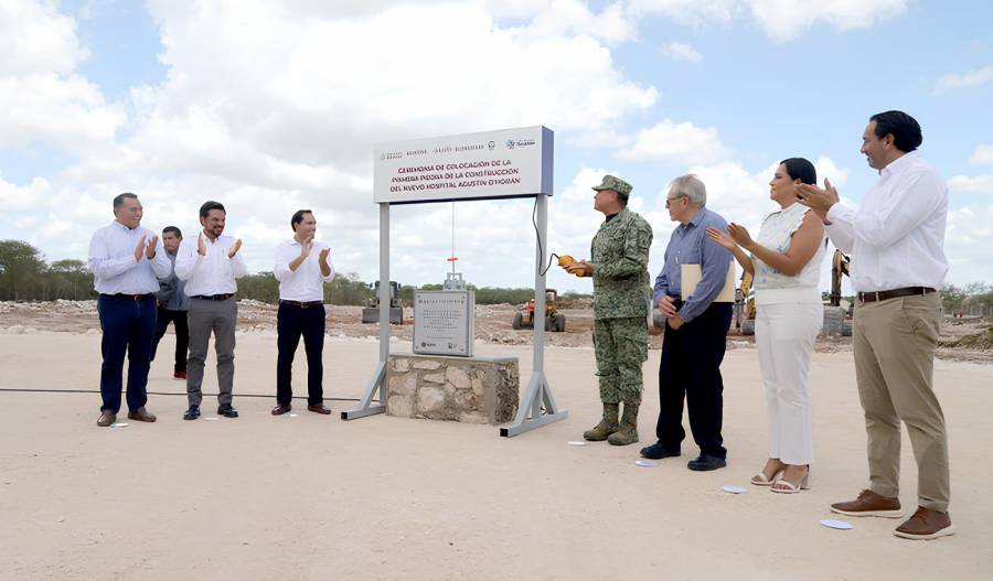 Colocan autoridades primera piedra para construir hospital Agustín O´Horán en Yucatán