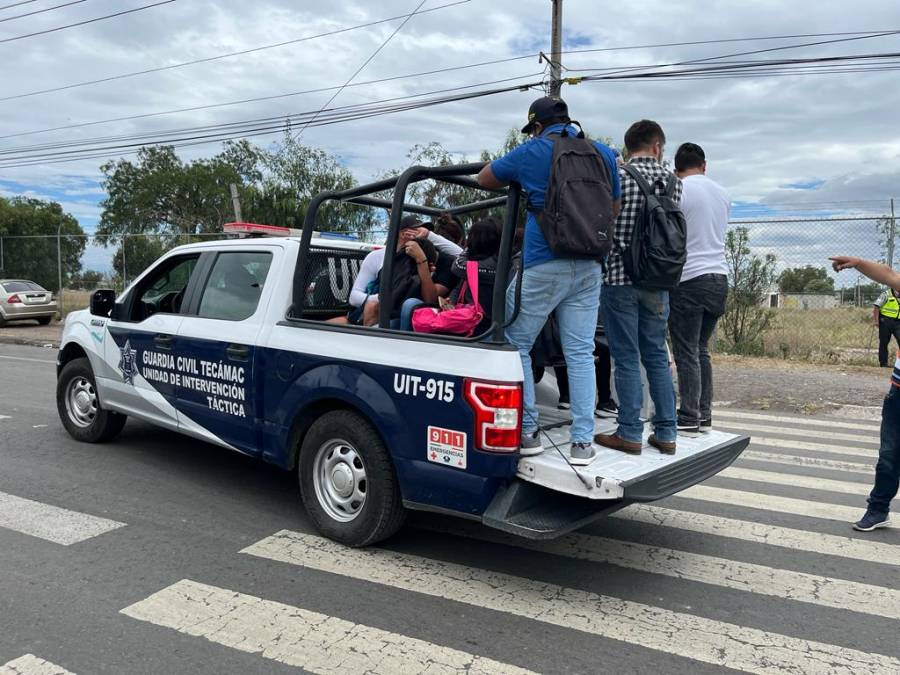 Guardia Civil de Tecámac Auxilia a Personas Vulnerables Durante Bloqueo de Maestros