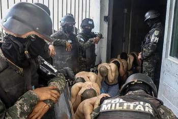 Tropas entran a c&aacute;rceles de m&aacute;xima seguridad en Honduras para retomar control ante pandillas