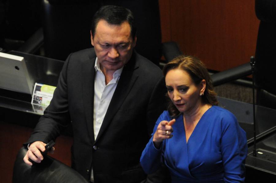 Miguel &Aacute;ngel Osorio Chong, Claudia Ruiz Massieu, Eruviel &Aacute;vila y Nuvia Mayorga, renuncian al PRI