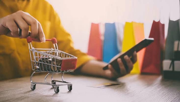 Según la Admitad, las ventas del comercio electrónico de moda en México experimentaron un crecimiento del 11% en 2022, y se espera que continúen creciendo en 2023