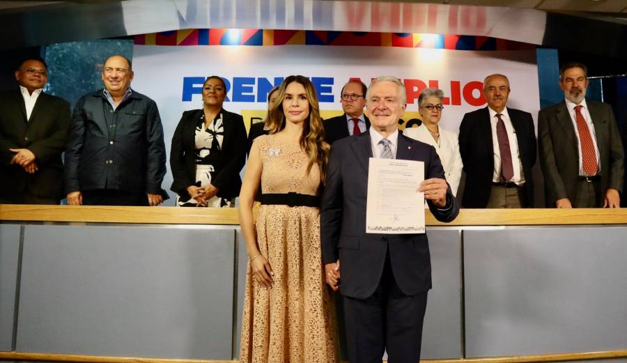 Santiago Creel, primer aspirante en registrarse por la candidatura del Frente Amplio por México