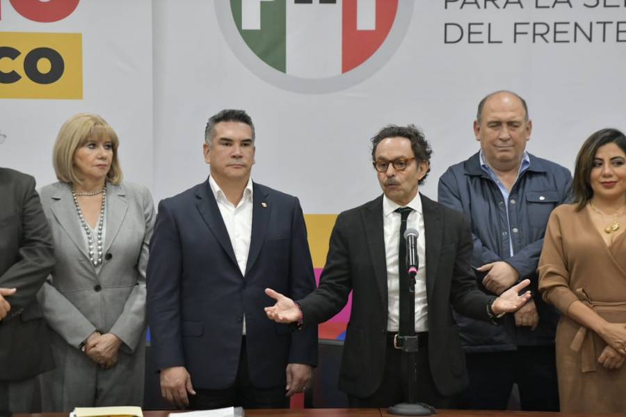 Se registra Gabriel Quadri como aspirante para candidato presidencial por el Frente Amplio por México