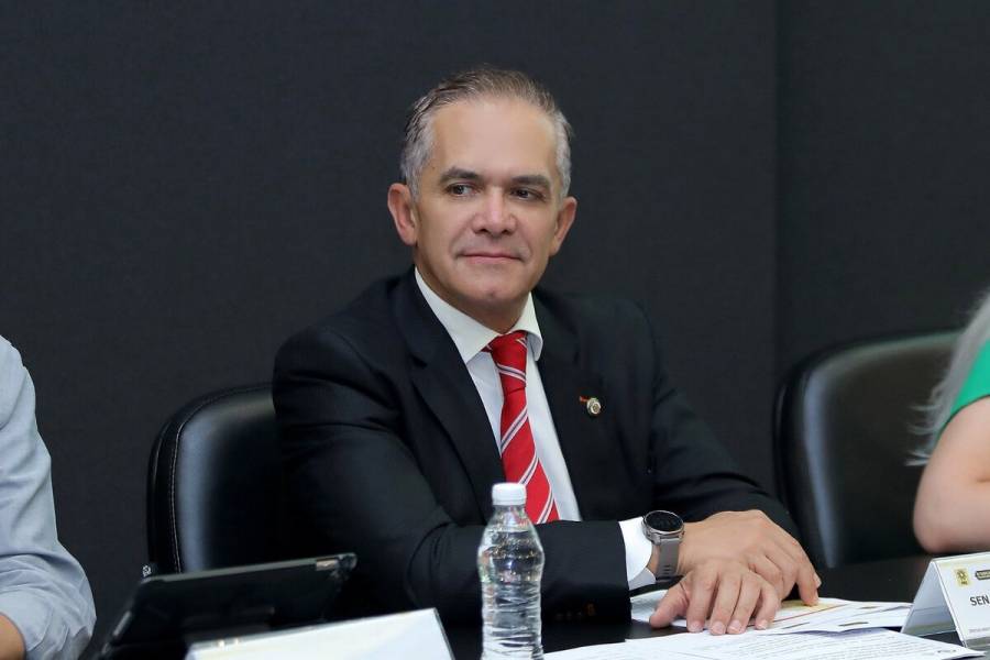 Mancera pide a AMLO no intervenir en el proceso interno de oposición