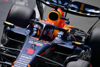 Verstappen domina el d&iacute;a de libres en Silverstone; Mercedes, en apuros
