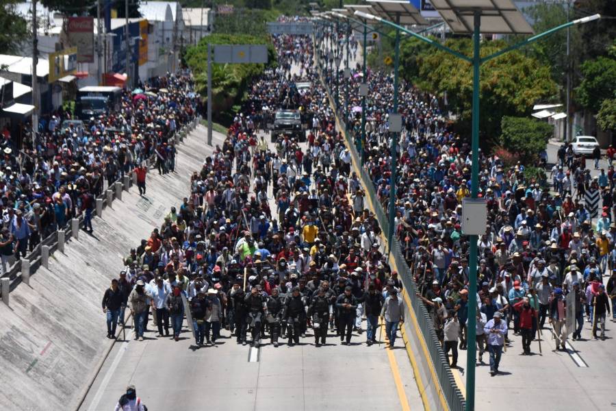 Tras falta de acuerdos, manifestantes de Chilpancingo bloquean la Autopista del Sol