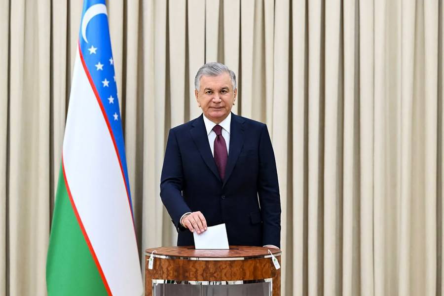 Presidente Shavkat Mirziyoyev, reelecto en Uzbekistán