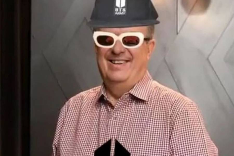 Marcelo Ebrard promete traer a BTS a México en 2025