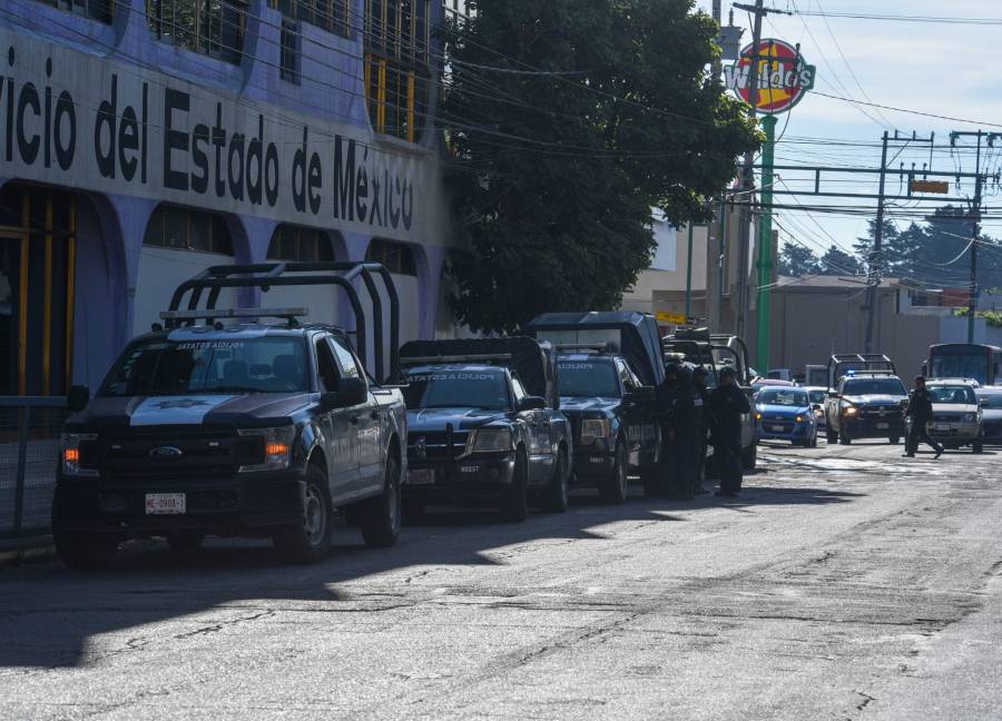 Detenidos presuntos responsables de distribución de mantas y cadáveres en el Valle de Toluca