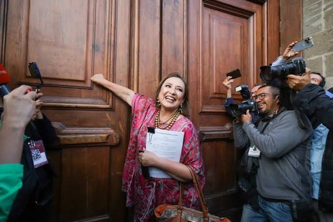 AMLO reta a X. González a investigar actos de corrupción de Xóchitl Gálvez