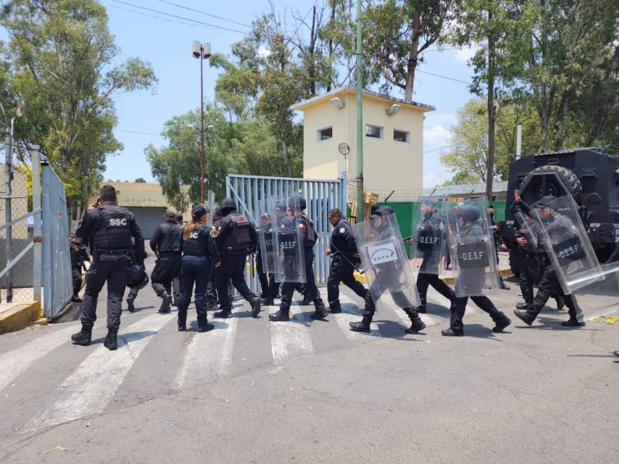 Reportan riña entre dos grupos de internos en el Reclusorio Oriente