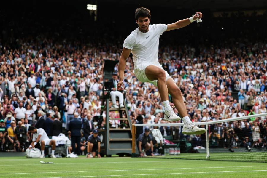 Carlos Alcaraz se corona en Wimbledon destronando a Novak Djokovic