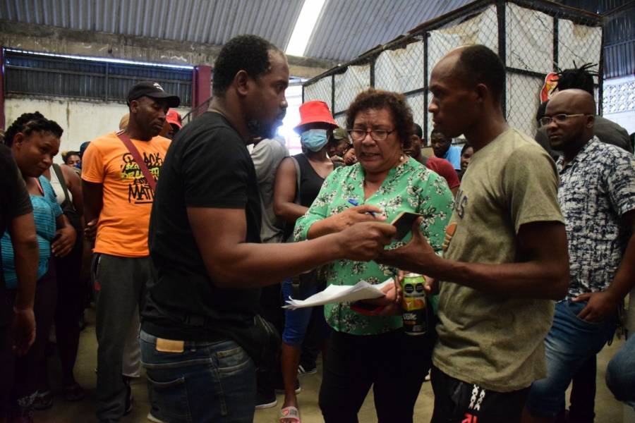 Comerciantes del centro de Xalapa exigen claridad sobre operativos de revisión