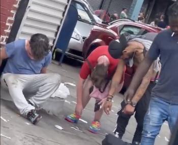 Terribles im&aacute;genes de la calle de los zombies en Filadelfia