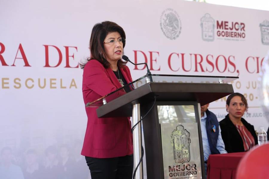 Jóvenes deben aprovechar desarrollo económico que traerá nuevo aeropuerto