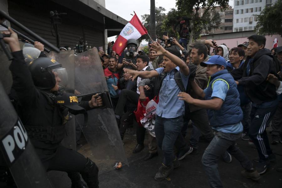 Reinician protestas en Perú pidiendo adelanto de elecciones y renuncia de Boluarte