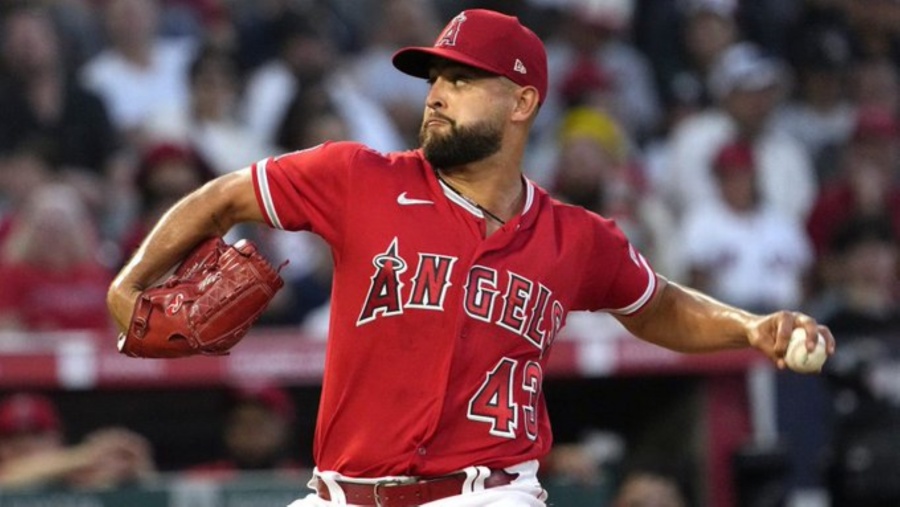 Patrick Sandoval brilla en la victoria de los Angels sobre los Yankees