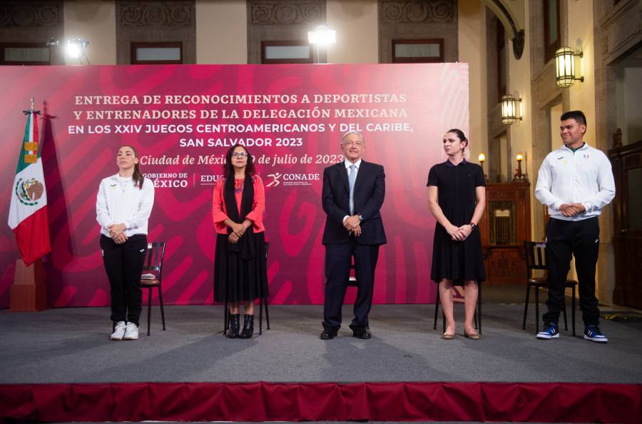 AMLO espera “buenos resultados” de atletas mexicanos en París 2024
