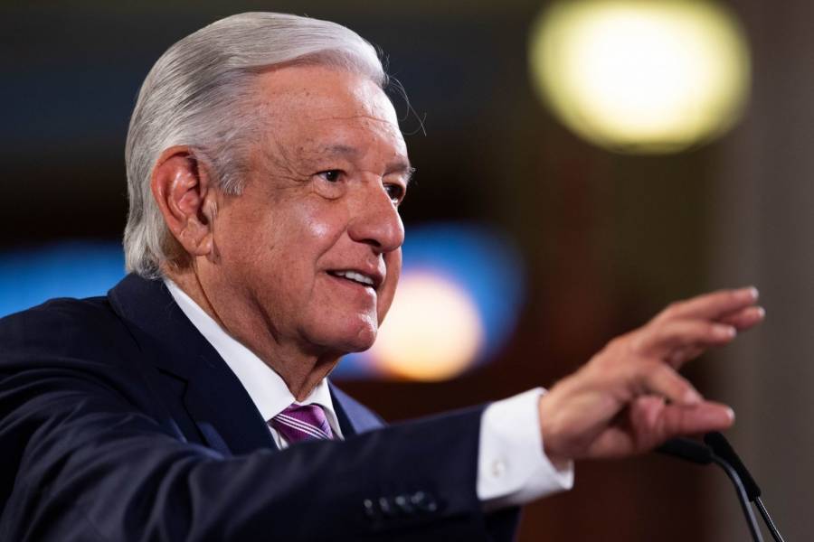 AMLO protestar&aacute;, con carta, por no poder denunciar al abogado de Garc&iacute;a Luna