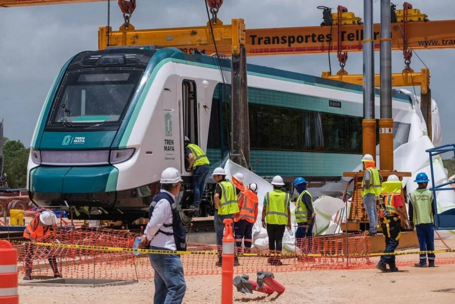 Pide AMLO a sucesor continuar con construcción de trenes en el país