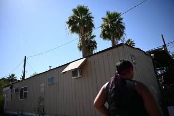 En Phoenix, la ola de calor expone a&uacute;n m&aacute;s la brecha entre ricos y pobres