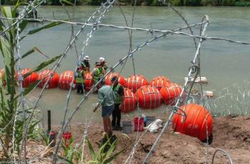 Departamento de Justicia demanda a Texas por barrera flotante en R&iacute;o Grande