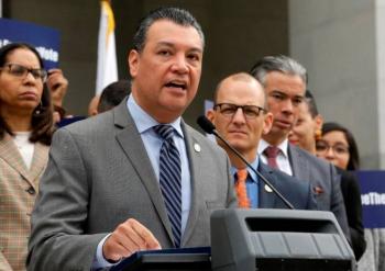 Legisladores dem&oacute;cratas presentan iniciativa sobre atenci&oacute;n a salud mental de los latinos
