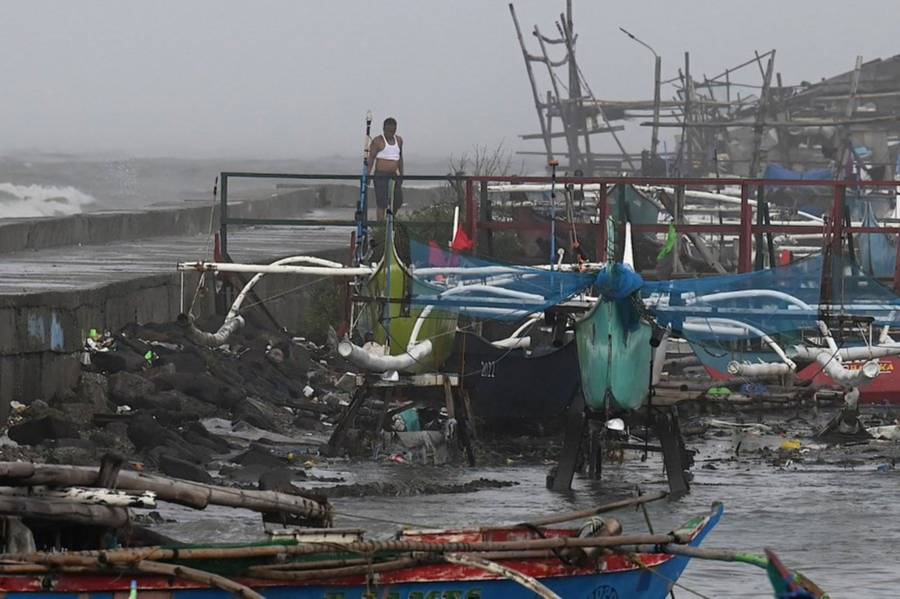Al menos 23 muertos y seis desaparecidos tras vuelco de un barco en Filipinas