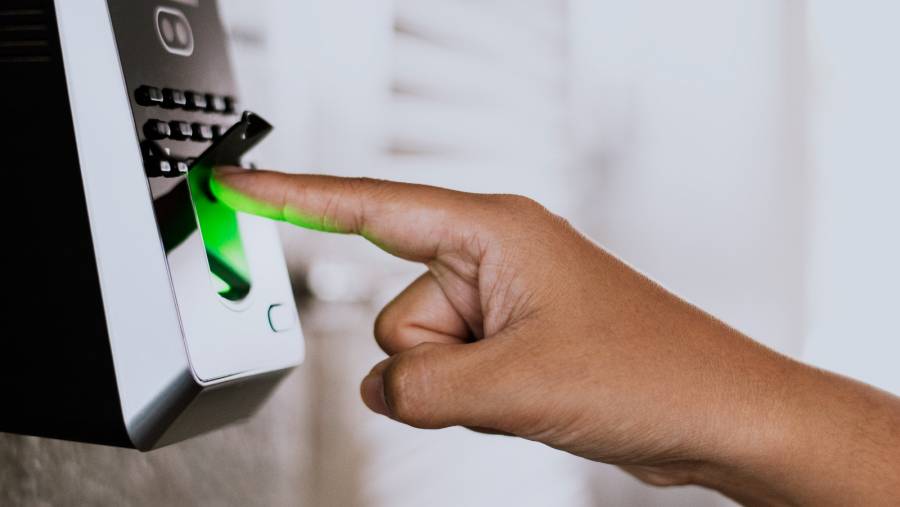 Controles de acceso fortalecen la seguridad en edificios y negocios: Seguritech
