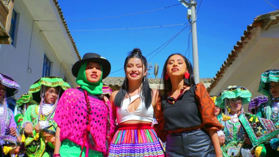 Wendy Sulca, Renata Flores y Naysha le cantan a la igualdad de género en 'Unidas'
