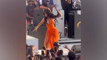 Cardi B reacciona ante agresi&oacute;n de un fan durante su presentaci&oacute;n en Las Vegas